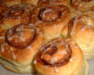 CINNAMONROLL-UP